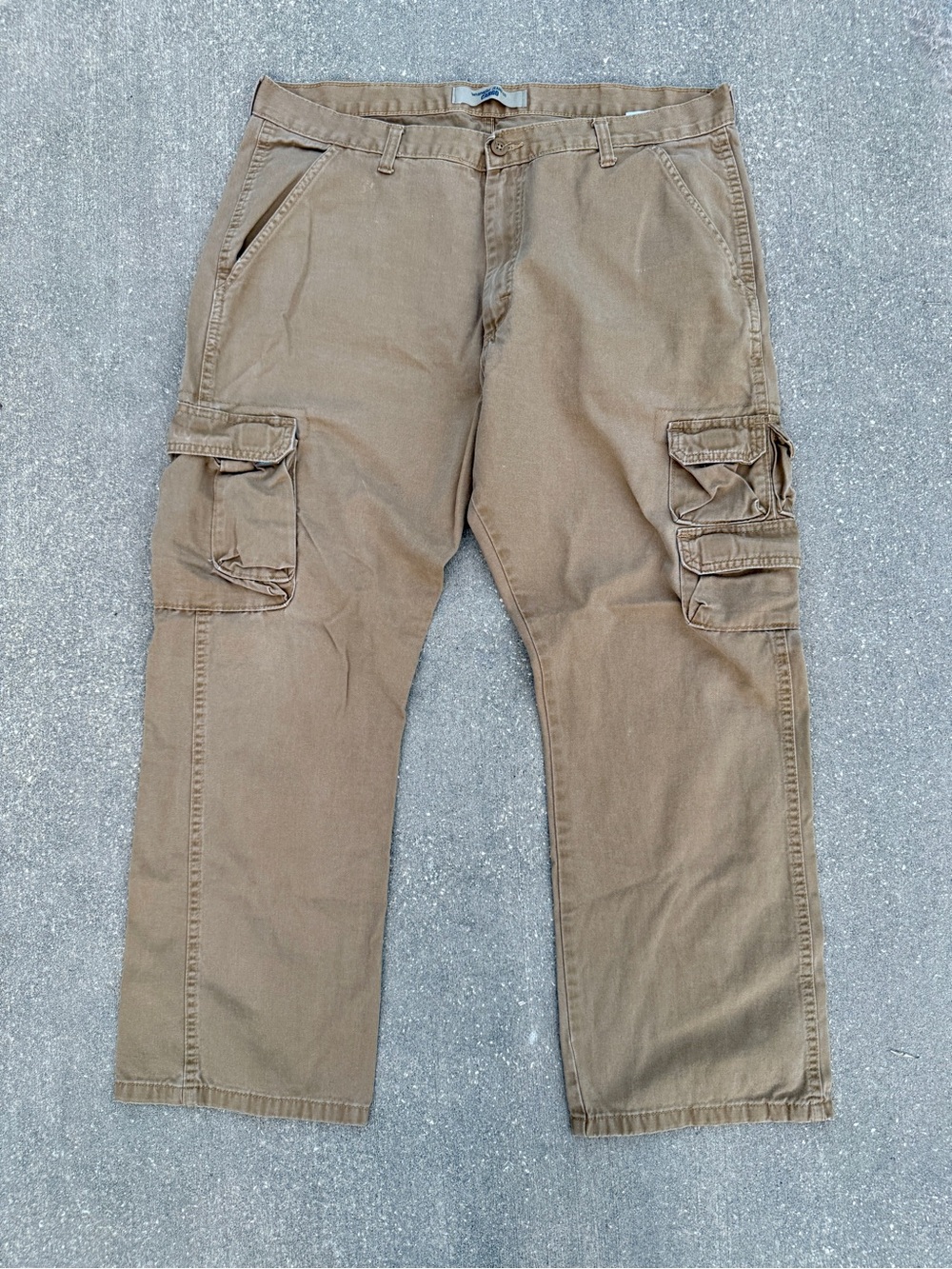 Wrangler Mens Cargo Pants Size 38x30 Tan Khaki Brown Heavyweight Cotton Workwear